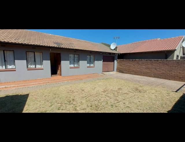 2 BEDROOM HOUSE FOR SALE IN MOHLAKENG